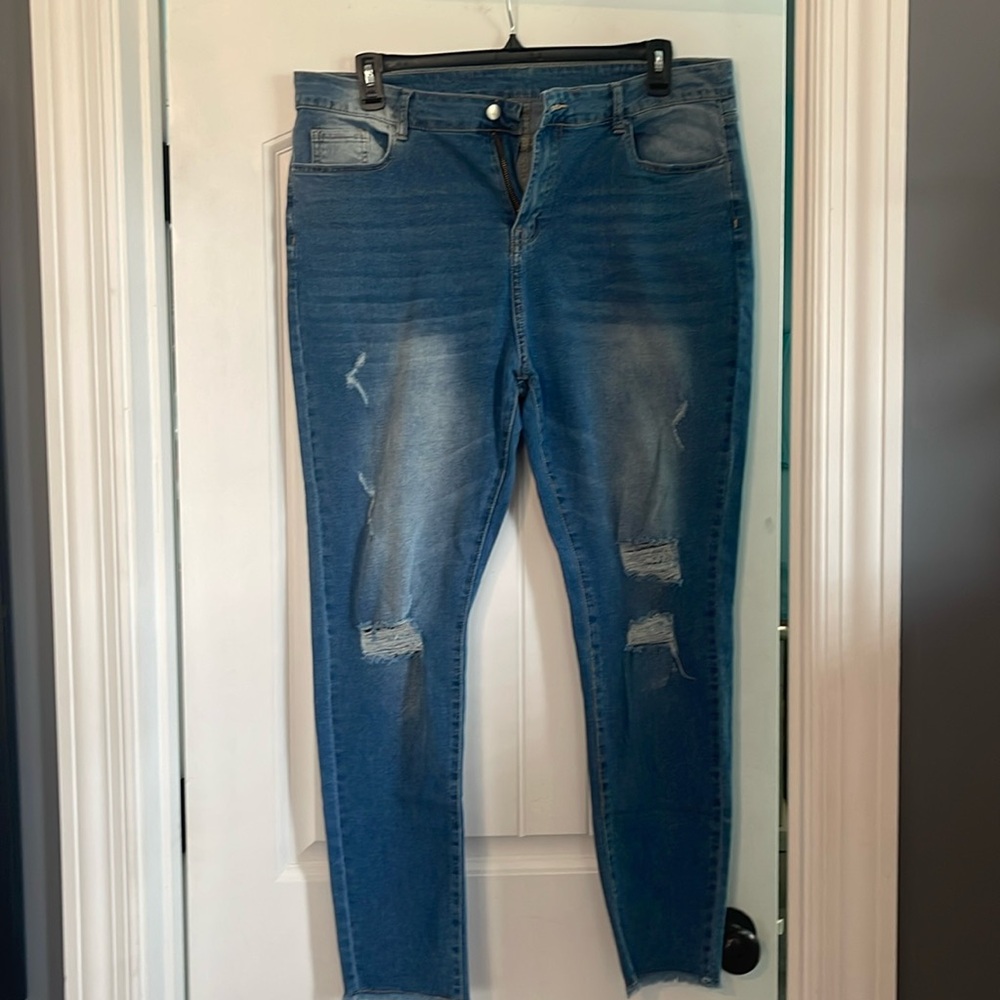Brand new! Stretchy skinny jeans